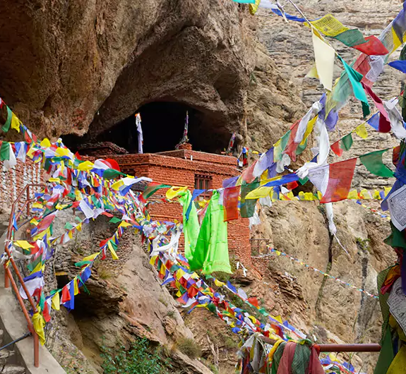 Chunsing Cave on the way to syangboche of Upper Mustang Trek